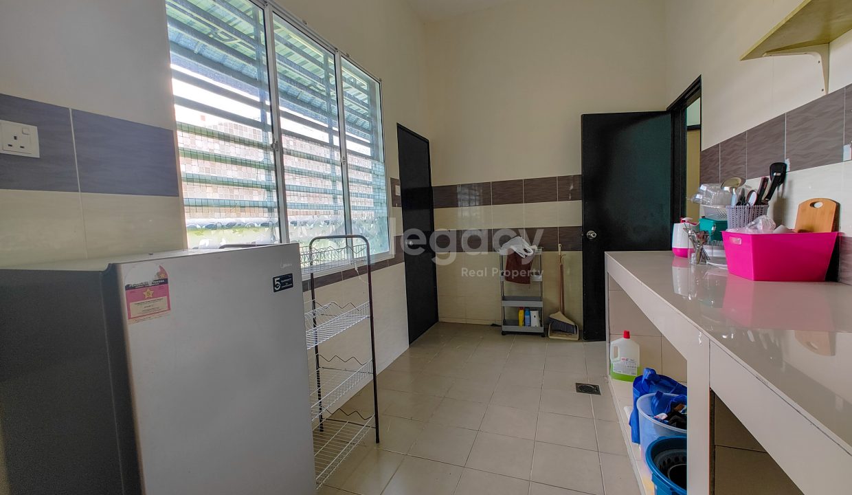 Semi_D_Puncak_Iskandar_Seri_Iskandar_Perak_11