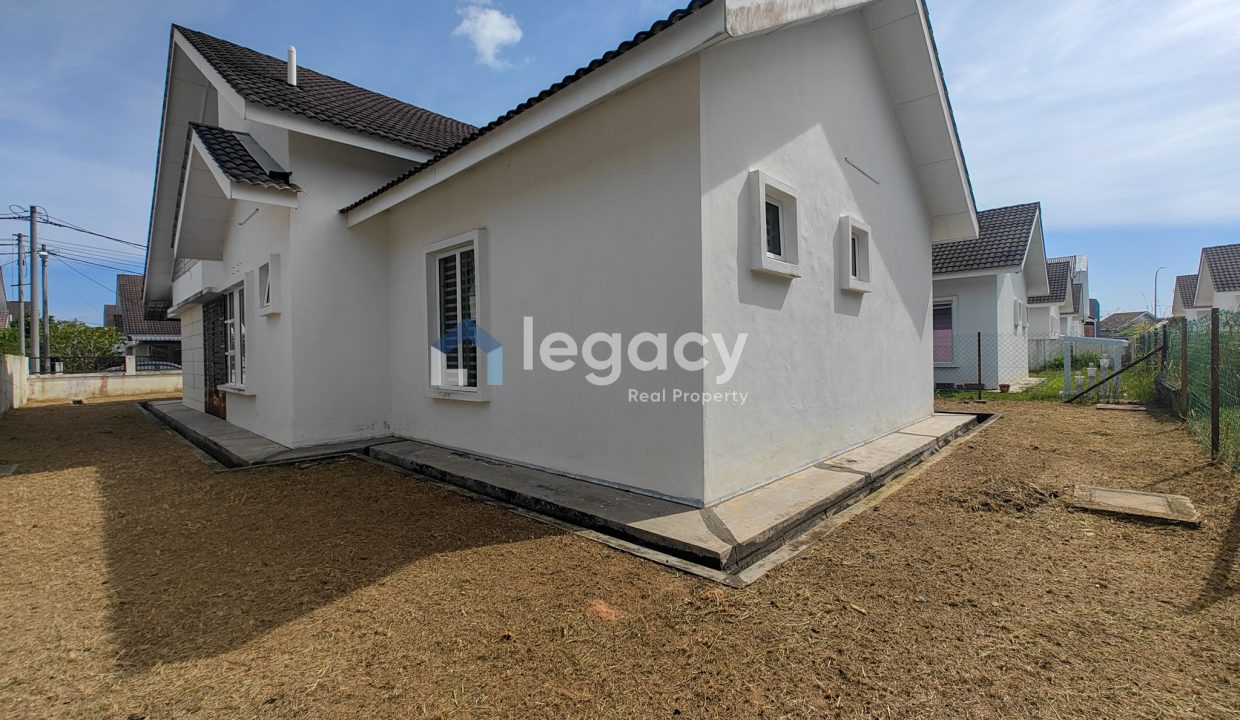 Semi_D_Puncak_Iskandar_Seri_Iskandar_Perak_37