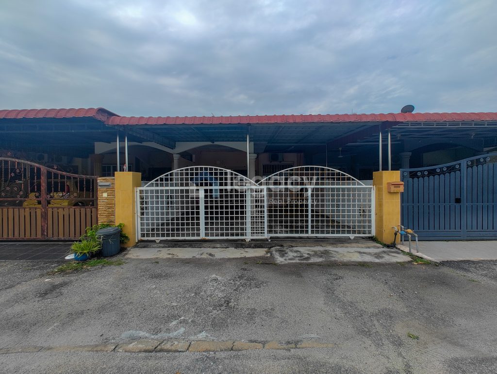 Teres Setingkat di Taman Fasa 2I Seri Manjung Untuk Dijual